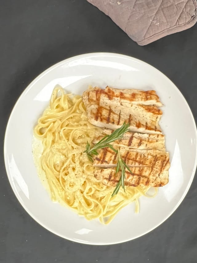 Fettuccine Alfredo
